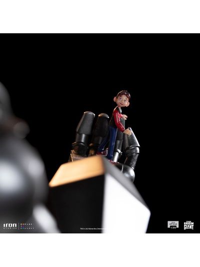 钢铁巨人 钢铁巨人和霍加斯·休斯