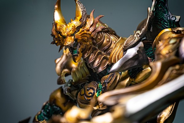 牙狼系列 换装铠甲与剧中道具第五作 心灭兽身牙狼与魔道指环扎尔巴战损版