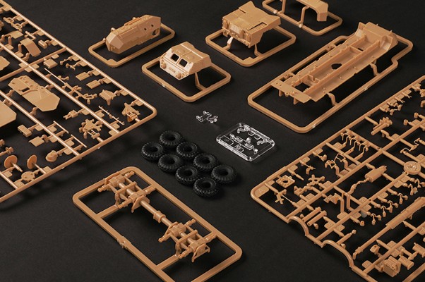 编号:82941 1/72 装甲车辆系列 152mm“达纳”自行榴弹炮