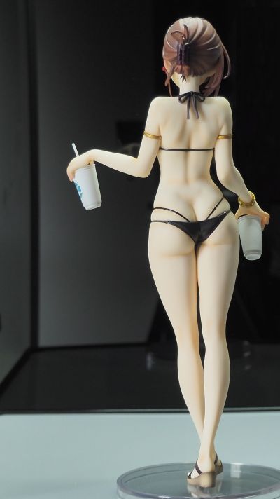 近视的姐姐 泳装