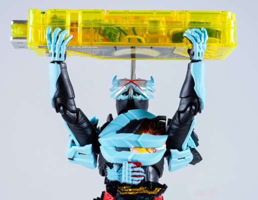 S.H.Figuarts  假面骑士圣刃 远古之龙