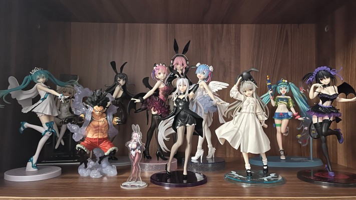 超级景品 “初音未来15周年纪念” 原画师：スオウ