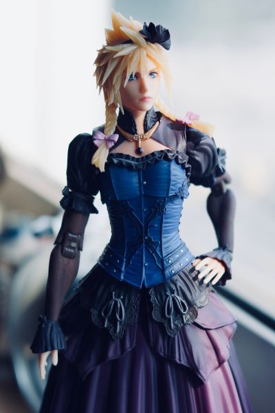 PLAY ARTS改 最终幻想7 重制版 克劳德·斯特莱夫 - 礼服 -