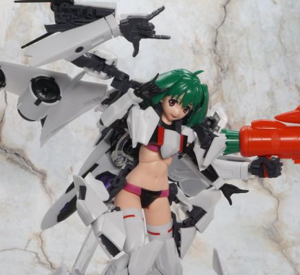 V.F.G. MC-09 超时空要塞F VF-25F 弥赛亚 兰花·李