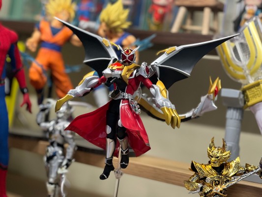 S.H.Figuarts(真骨雕制法)  假面骑士巫骑 火焰魔龙 / 万象魔龙