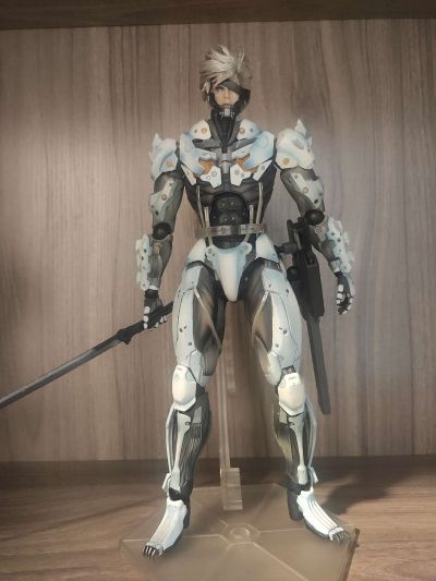 PlayArts改 潜龙谍影崛起：复仇 雷电 Custom Body Yellow