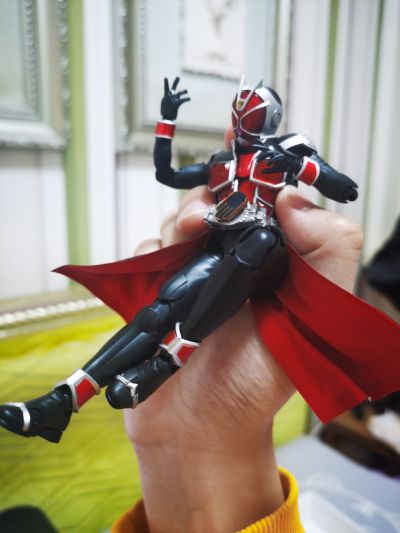 S.H.Figuarts(真骨雕制法)     假面骑士巫骑 火焰形态 10周年纪念版