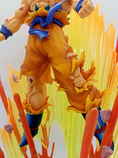 FiguartsZERO [超激战] 龙珠Z 超级赛亚人 孙悟空 你还敢提小林!!!!!