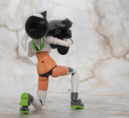 岛田文金艺术集 机甲少女 阿西娅 异色版 + FGM148 标枪反坦克导弹