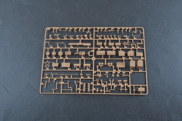编号:63527 1/35 装甲车辆系列 M1001牵引M790“潘兴”-2导弹发射车