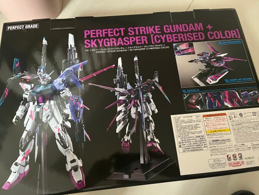 PG 机动战士高达SEED 完美强袭高达+空中霸王（赛博配色）