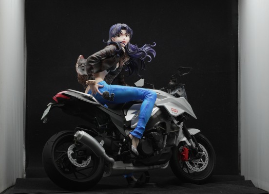 新世纪福音战士 葛城美里 与 摩托车