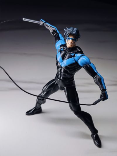 MAFEX 编号175 蝙蝠侠：缄默 夜翼