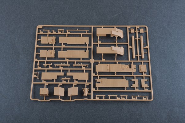 编号:63527 1/35 装甲车辆系列 M1001牵引M790“潘兴”-2导弹发射车