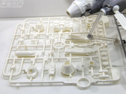 PLAMAX Ma.K. 反重力装甲战斗机 Pkf.85 Falke