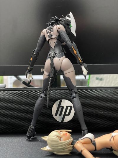 黑色战术连帽披风