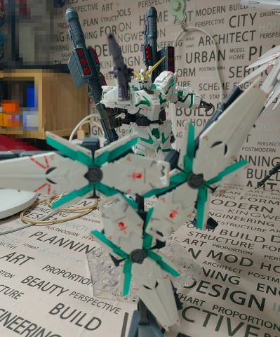 RG 1/144  全装独角兽高达