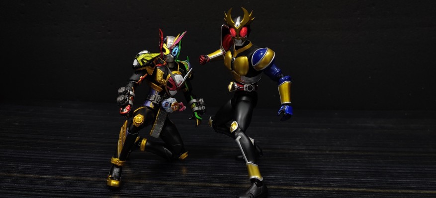 S.H.Figuarts(真骨雕制法) 假面骑士亚极陀 三重形态+大地形态