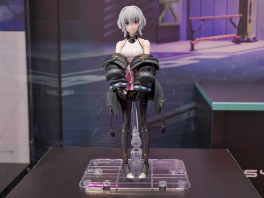 S.H.Figuarts 奇异贤伴 黑色天使 诺娃