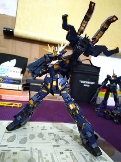 HGUC 1/144 	机动战士高达UC 	RX-0 独角兽高达2号机 报丧女妖 (毁灭模式)