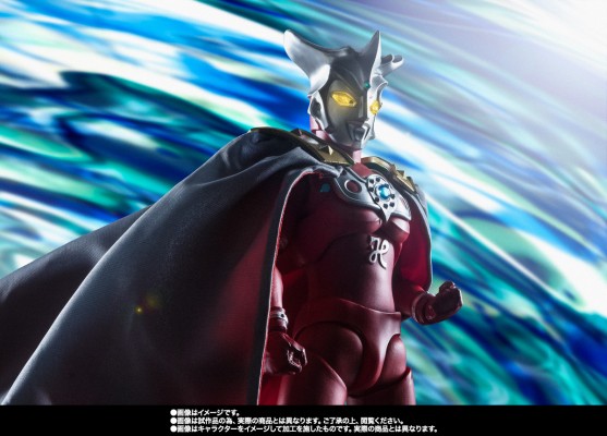 S.H.Figuarts  奥特斗篷