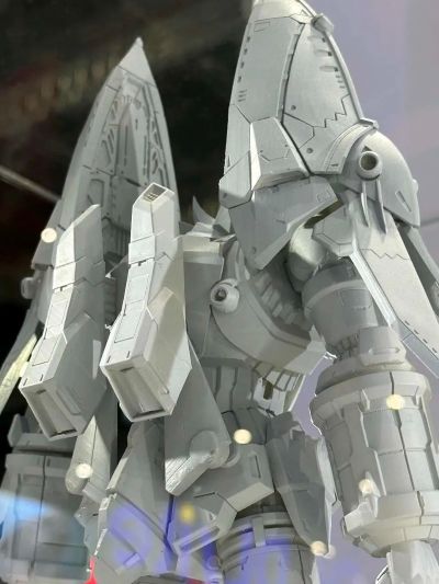 铁魄 飞跃巅峰 钢巴斯塔