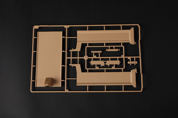 编号:85526 1/35 装甲车辆系列 M1070自卸卡车