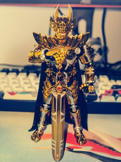 S.H.Figuarts 黄金骑士 牙狼〈GARO〉