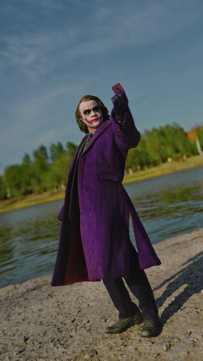 DC系列 蝙蝠侠：黑暗骑士 小丑（希斯·莱杰） 收藏级可动人偶