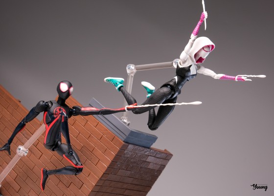 S.H.Figuarts  蜘蛛格温（蜘蛛侠：纵横宇宙）