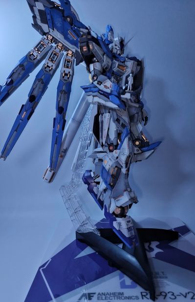 RG 1/144 高达基地专属商品  Hi-ν高达 [钛金质感]