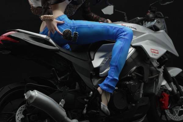 新世纪福音战士 葛城美里 与 摩托车