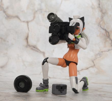 岛田文金艺术集 机甲少女 阿西娅 异色版 + FGM148 标枪反坦克导弹