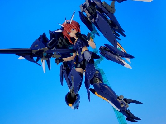 女神装置 机甲爱丽丝 金潟直美​ 卧薪