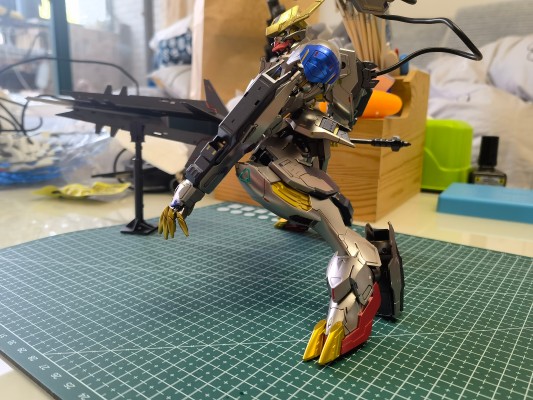 1/100 FULL MECHANICS  巴巴托斯高达天狼座帝王形态