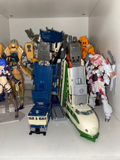 变形金刚大师级 合体系列  MPG-03 列车部队 雪原号