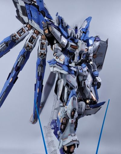 RG 1/144 高达基地专属商品  Hi-ν高达 [钛金质感]