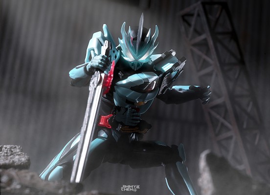 S.H.Figuarts  假面骑士圣刃 远古之龙