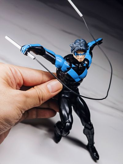 MAFEX 编号175 蝙蝠侠：缄默 夜翼