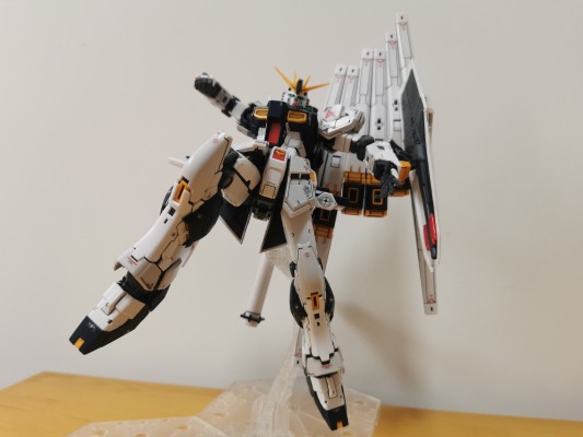 RG 1/144 ν高达 飞翼浮游炮特效件套装