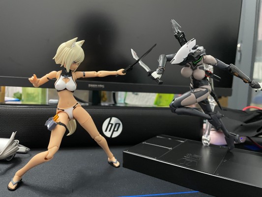 黑色战术连帽披风