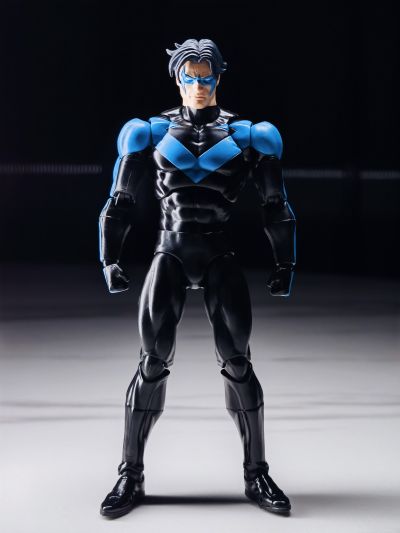 MAFEX 编号175 蝙蝠侠：缄默 夜翼
