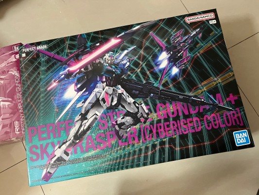 PG 机动战士高达SEED 完美强袭高达+空中霸王（赛博配色）