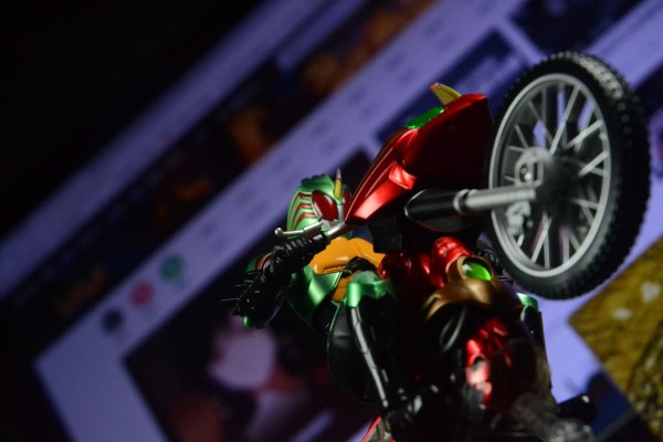 S.H.Figuarts  假面骑士亚马逊欧米伽 （Amazon.co.jp独家版）