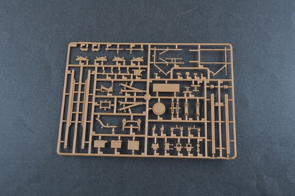 编号:63527 1/35 装甲车辆系列 M1001牵引M790“潘兴”-2导弹发射车
