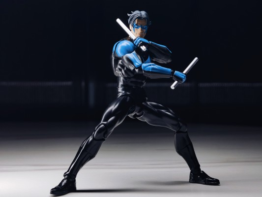 MAFEX 编号175 蝙蝠侠：缄默 夜翼