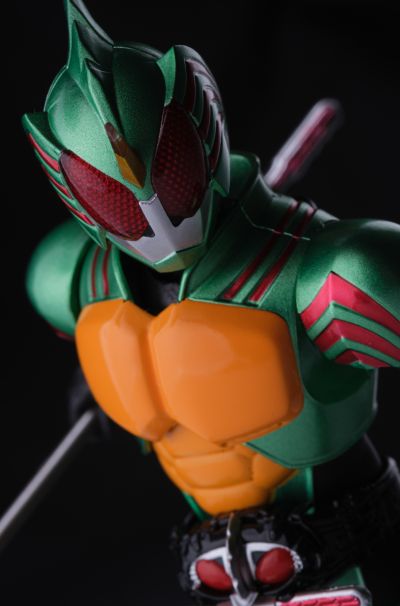 S.H.Figuarts   假面骑士亚马逊新生欧米伽  （Amazon.co.jp独家版）