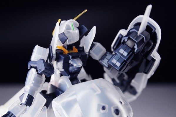HGUC ADVANCE OF Z 提坦斯的旗下 RX-124 高达 TR-6 [伍德沃特]〔透明配色〕