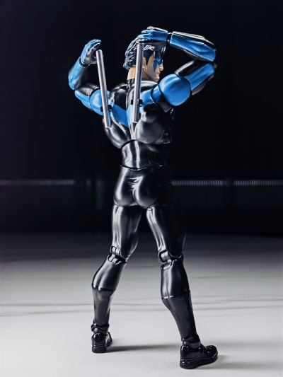 MAFEX 编号175 蝙蝠侠：缄默 夜翼