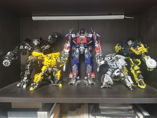 变形金刚电影大师级 MPM-11D  救护车（变形金刚3）